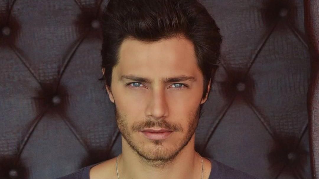 Após gravar comercial de sex shop em igreja ator Andre Bankoff pede desculpas CNN Brasil