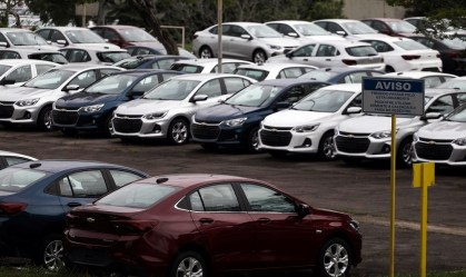 GM quer reduzir salários em 25% com corte de jornada, diz sindicato de SP