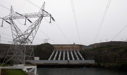 Efeito coronavírus: Brasil suspende leilões de energia por prazo indeterminado