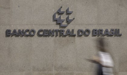 BC adia para outubro entrada em vigor de novas regras sobre lavagem de dinheiro