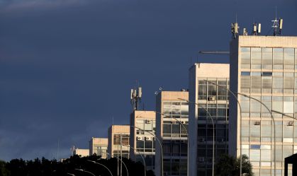 Governo deve estourar teto de gastos em 2021, diz consultoria do Senado