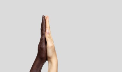 Brasileiro reconhece racismo, mas critica 'politicamente correto', diz pesquisa