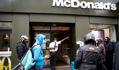 Sem lanche feliz: vendas globais do McDonald's despencam mais de 20% no 2º tri
