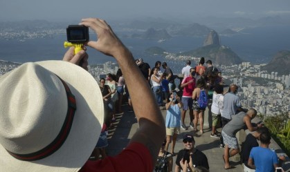Reabertura leva centenas de pessoas a pontos turísticos do Rio