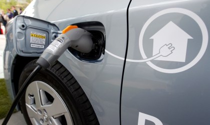 Toyota e Panasonic produzirão baterias para carros híbridos no Japão