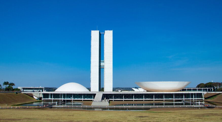 / O que é um crime contra a segurança nacional?