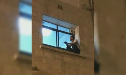 Tentei estar com ela, diz palestino que escalou hospital para ver mãe com Covid