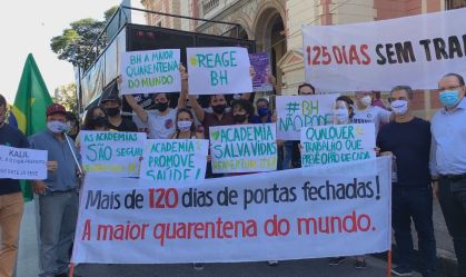 Comerciantes protestam em Belo Horizonte e pedem retomada das atividades