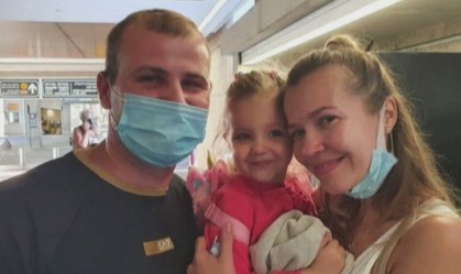 Separadas por pandemia, mãe e filha se reencontram em Israel após 6 meses
