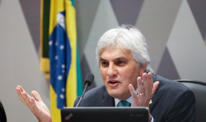 Delcídio do Amaral está internado com Covid-19 e sintomas de dengue no MS
