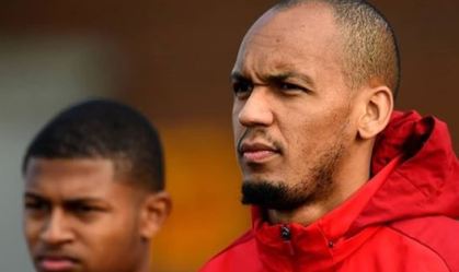 Brasileiro Fabinho tem casa assaltada durante festa por título do Liverpool