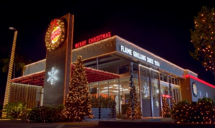 Burger King 'desiste' de 2020 e faz campanha antecipando o Natal