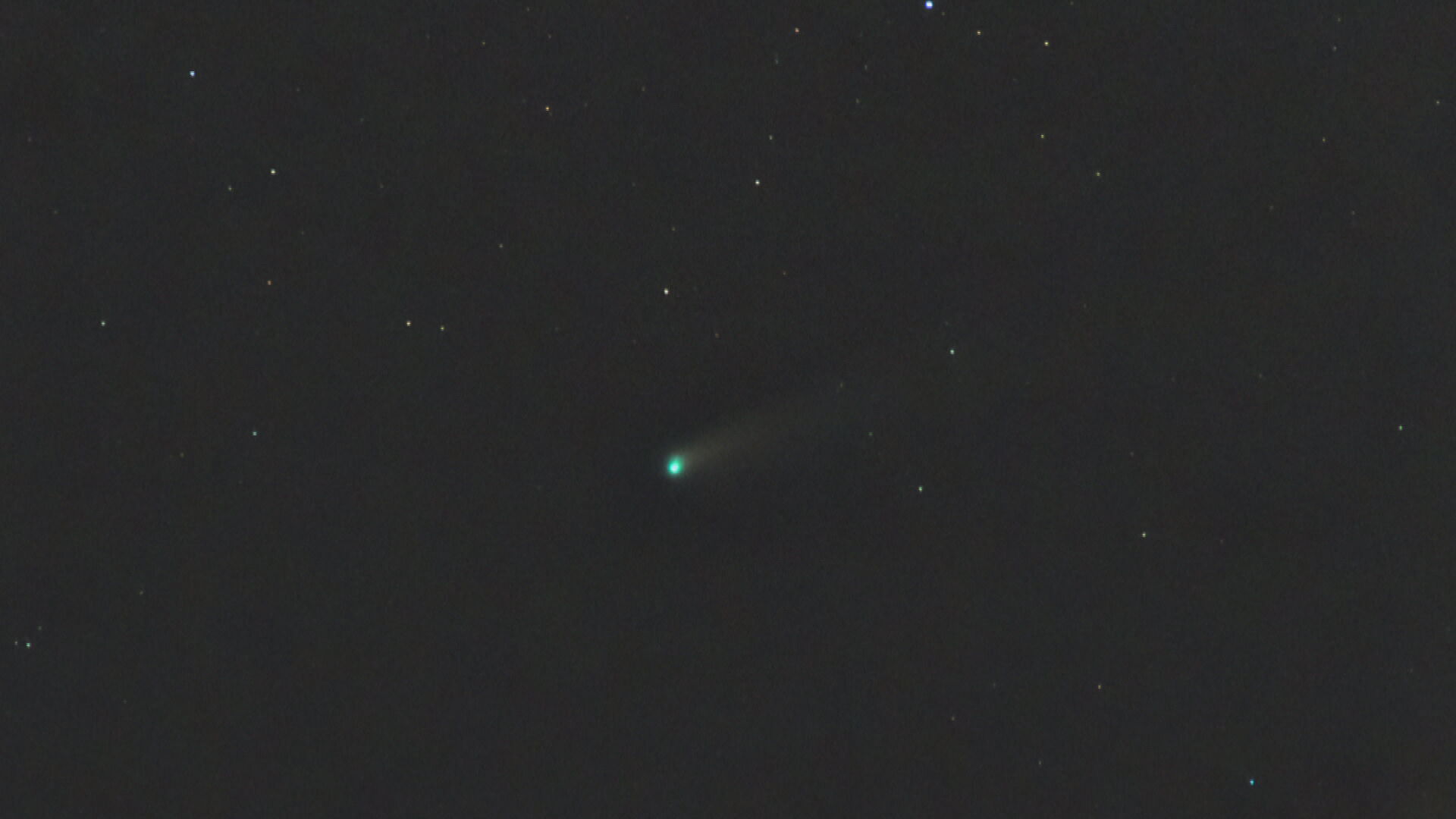 Fotógrafo registra cometa Neowise em MG; fenômeno poderá ser visto em RS e SC