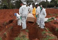 Prefeitura de São Paulo suspende limite de tempo e de pessoas em velórios