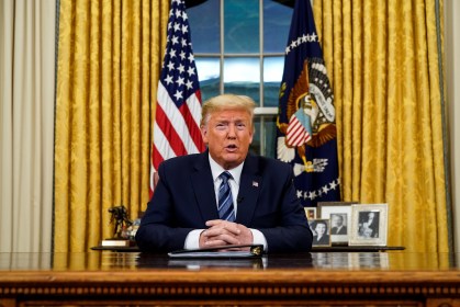 O presidente americano, Donald Trump, anuncia medidas contra o coronavírus