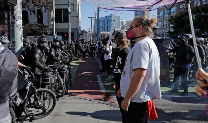 Polícia prende 45 em confronto após marcha do Black Lives Matter em Seattle