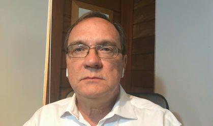 'A epidemia continua fora de controle', diz médico sanitarista