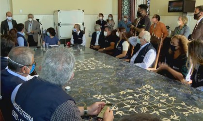 Covid-19: Comissão da Câmara visita laboratório da Fiocruz que estuda vacina