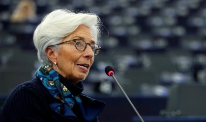 É "muito improvável" que BCE eleve os juros em 2022, diz Lagarde
