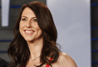 MacKenzie Scott, ex-mulher de Bezos, doa R$ 4,2 milhões para ONG brasileira