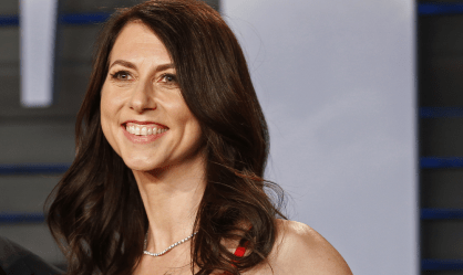 MacKenzie Scott, ex-mulher de Bezos, doa R$ 4,2 milhões para ONG brasileira