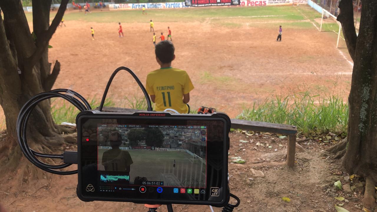 Imagens da série documental 'Além das Quatro Linhas', no Séries Originais