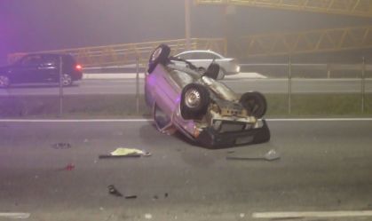 Engavetamento deixa ao menos 8 mortos e dezenas de feridos na BR-277, no Paraná