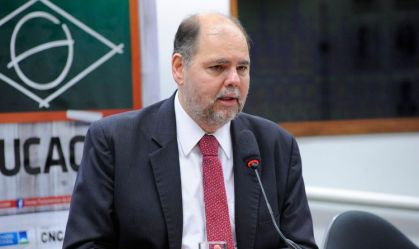 Após 30 anos na política, ex-deputado lança curso que 'ensina a ganhar eleições'