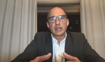 Adriano Mesquita Alencar, professor do Instituto de Física da USP em entrevista 