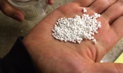 Nitrato de amônio é controlado pelo Exército no Brasil e serve como fertilizante