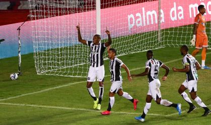 Ceará derrota Bahia e é campeão da Copa do Nordeste pela segunda vez