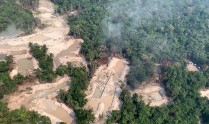 MP, polícia e FAB combatem garimpo ilegal em aldeia indígena na Amazônia