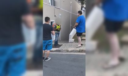 Entregador é vítima de racismo em condomínio de luxo em Valinhos (SP)