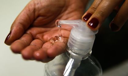 DF proíbe aumento em preços de produtos usados contra o coronavírus