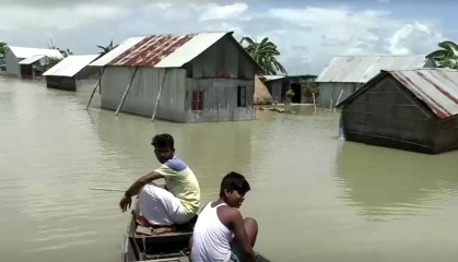 Casas localizadas no distrito de Munshiganj ficaram submersas