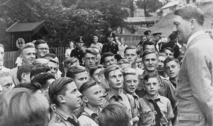 Como Hitler conquistou milhões fazendo discurso do ódio