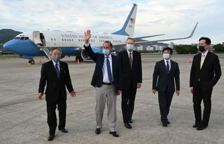Alex Azar desembarca em Taiwan