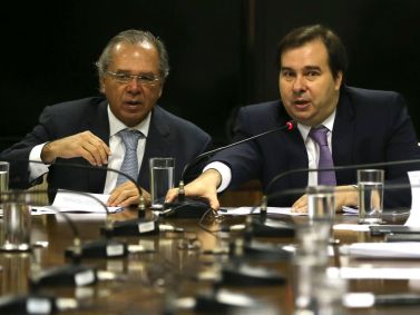 O ministro da Economia, Paulo Guedes, e o presidente da Câmara, Rodrigo Maia