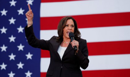 Atuais e antigos membros do Comitê Nacional Democrata assinam carta em apoio a Kamala Harris