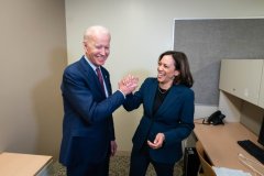 Joe Biden ao lado da sua vice Kamala Harris