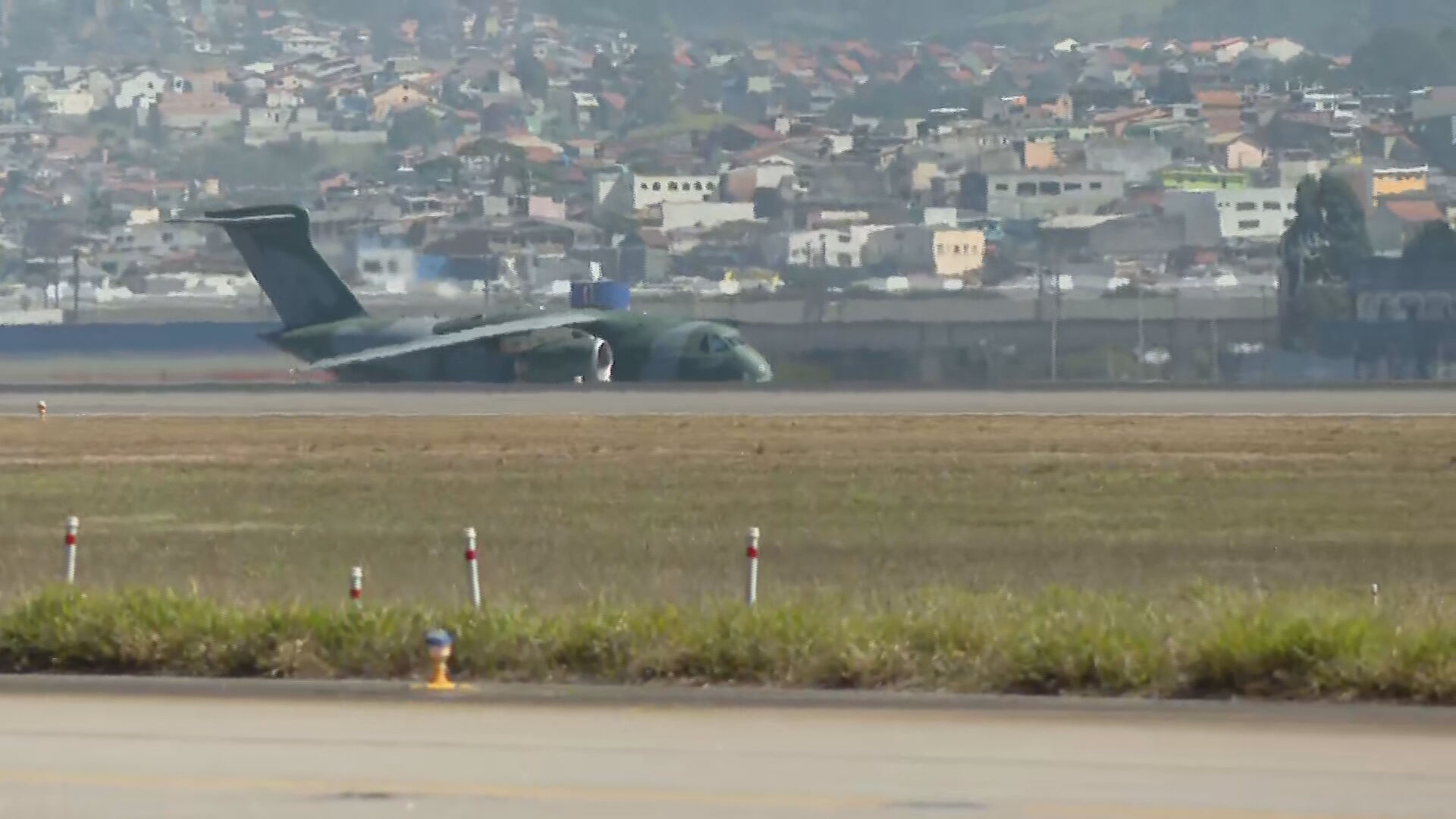 Avião que levará suprimentos em missão humanitária do Brasil ao Líbano
