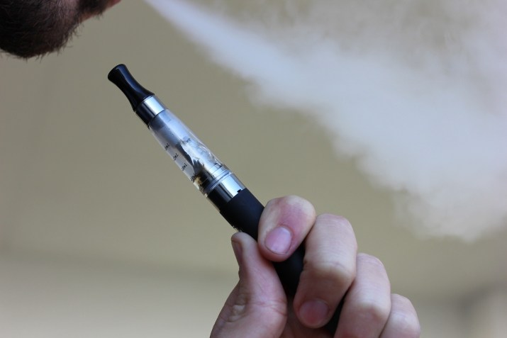 Cigarro eletrônico / Foto: Lindsay Fox/Pixabay