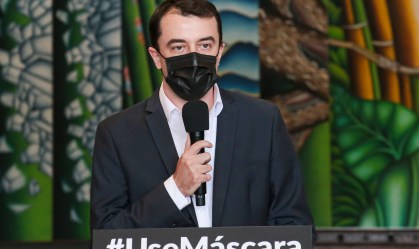 Bruno Caetano, secretário municipal de Educação de SP, está com Covid-19