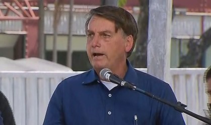 Bolsonaro volta a defender cloroquina: 'Sou prova viva de que deu certo'