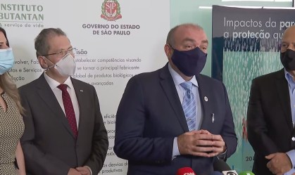 Ministério da Saúde pode comprar mais de um tipo de vacina contra coronavírus