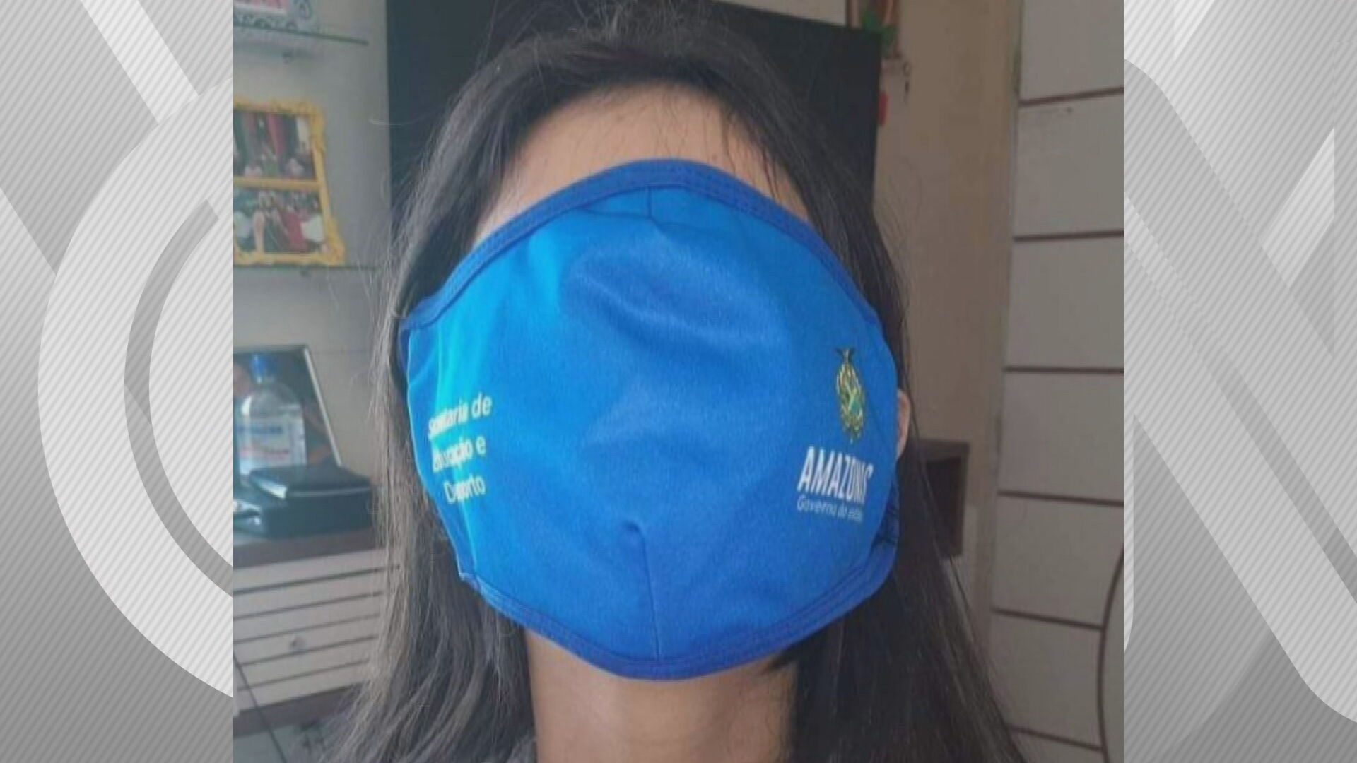 As máscaras de tamanho desproporcional viraram memes nas redes sociais