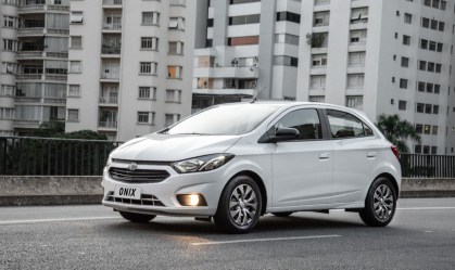 GM vai dar salário extra e carro modelo Onix a funcionário que pedir demissão