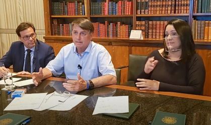 Campanha de Ciro pede que TSE proíba live de Bolsonaro no Planalto e Alvorada