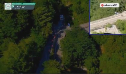 Ciclista despenca de ponte durante prova na Itália; assista