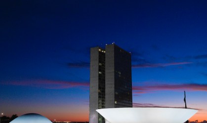 Pandemia do coronavírus impõe-se como principal agenda de Brasília